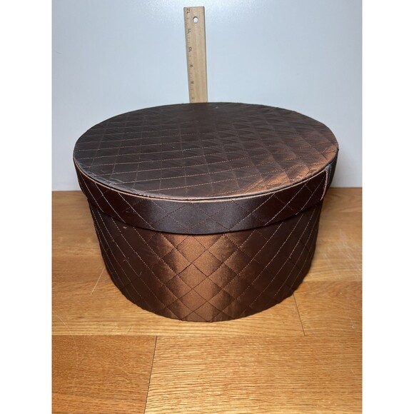 Vintage Quilted Satin Hat Boxes Pair Round Lidded Storage Set Large Small Decor - Picture 7 of 8